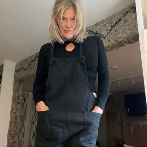 Theory sweater black Medium Wool Keyhole short